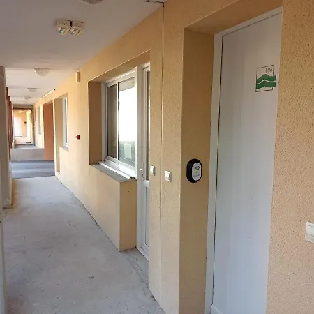 アパート Proche Des Thermes En Rez-de-chaussee Avec Place De Parking *
