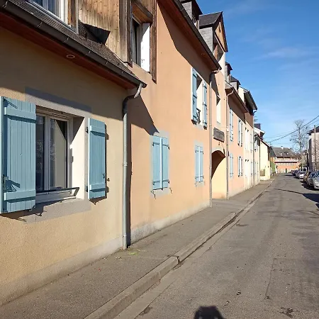 Proche Des Thermes En Rez-de-chaussee Avec Place De Parking アパート