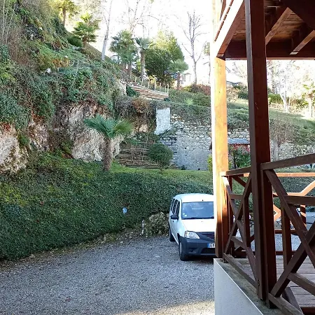 Proche Des Thermes En Rez-de-chaussee Avec Place De Parking *