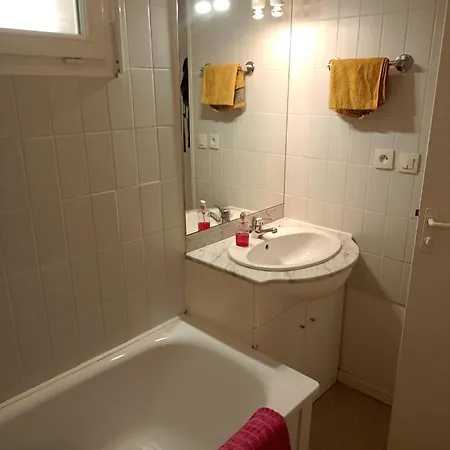 Daire Proche Des Thermes En Rez-de-chaussee Avec Place De Parking Bagnères-de-Bigorre